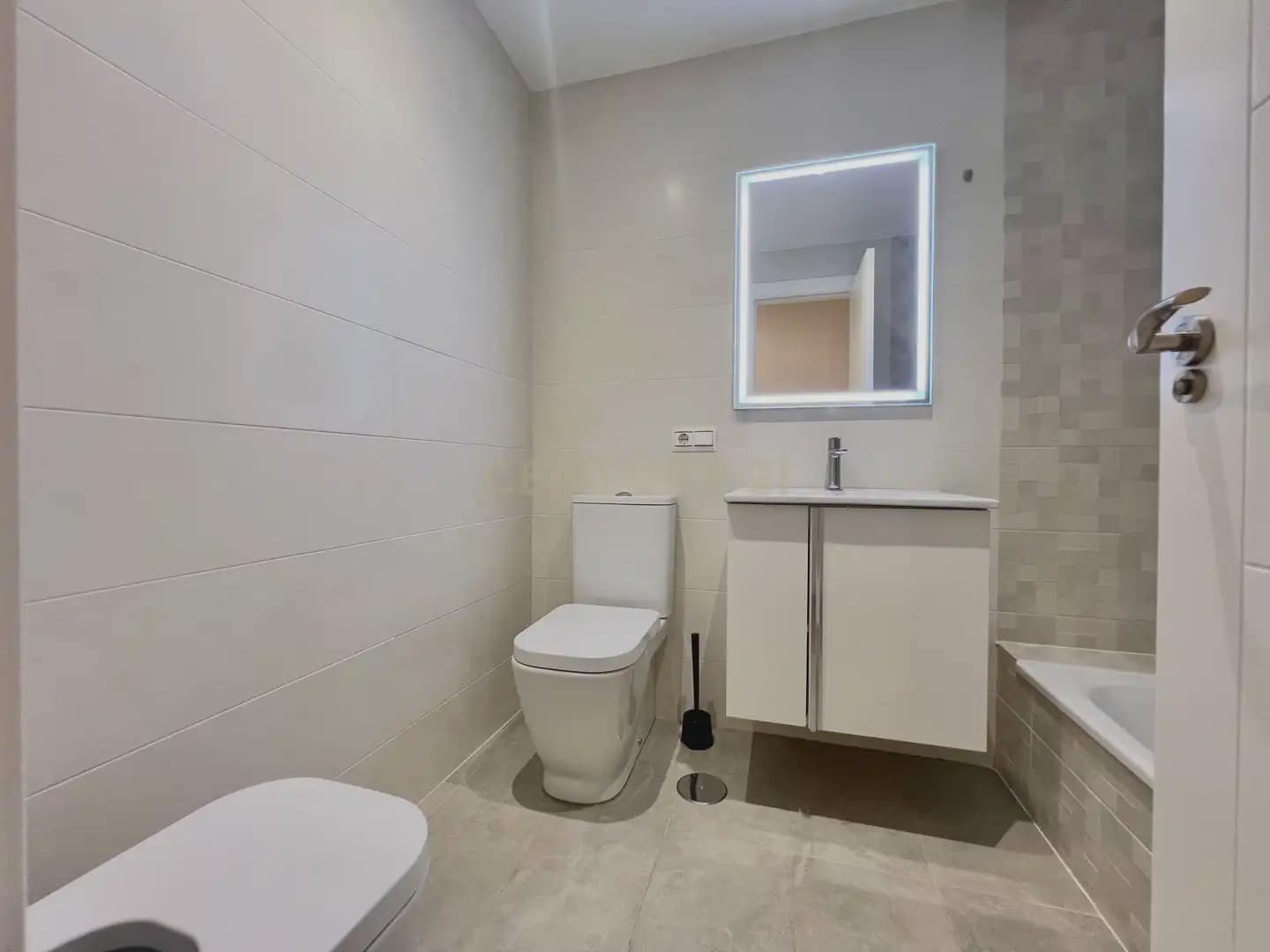 5 bedroom Villa for rent in Ogijares with pool garage - € 2,700 (Ref: 10104316)