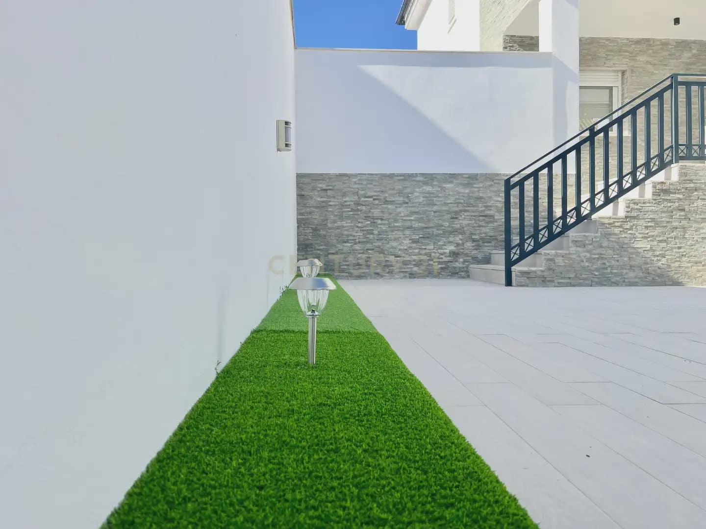 5 bedroom Villa for rent in Ogijares with pool garage - € 2,700 (Ref: 10104316)