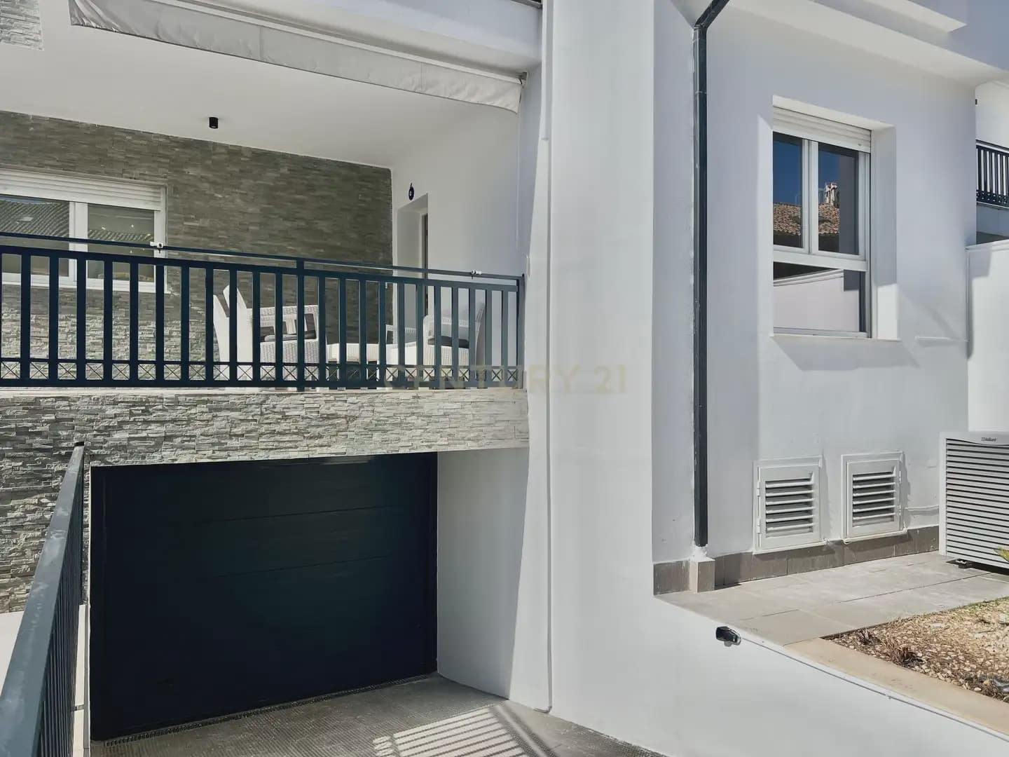 5 bedroom Villa for rent in Ogijares with pool garage - € 2,700 (Ref: 10104316)