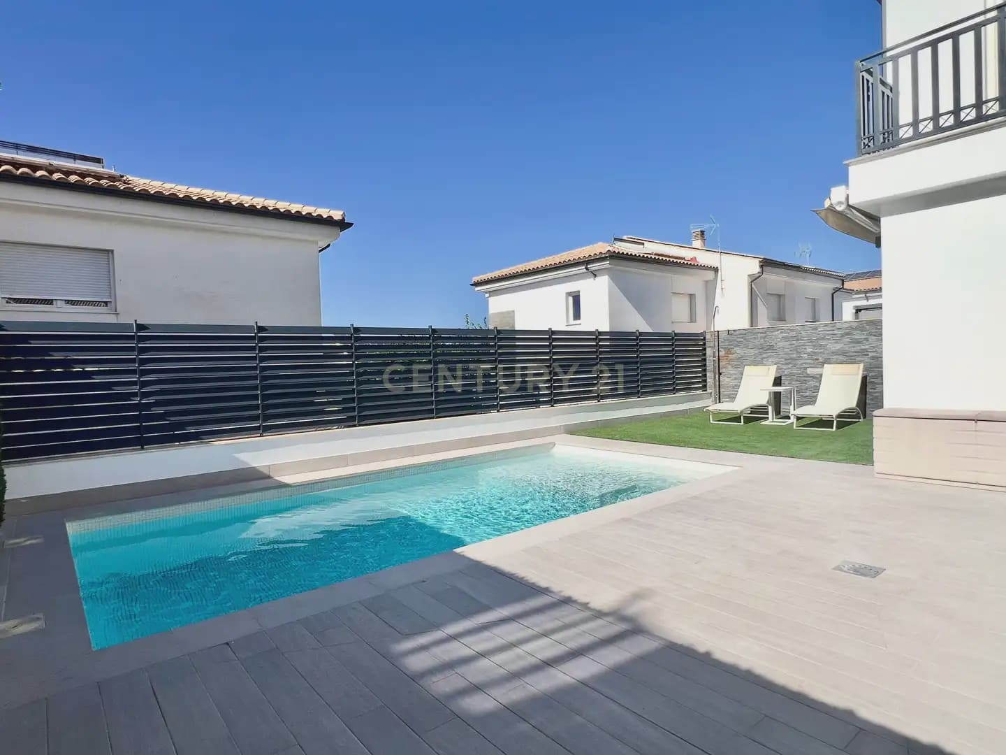 5 bedroom Villa for rent in Ogijares with pool garage - € 2,700 (Ref: 10104316)