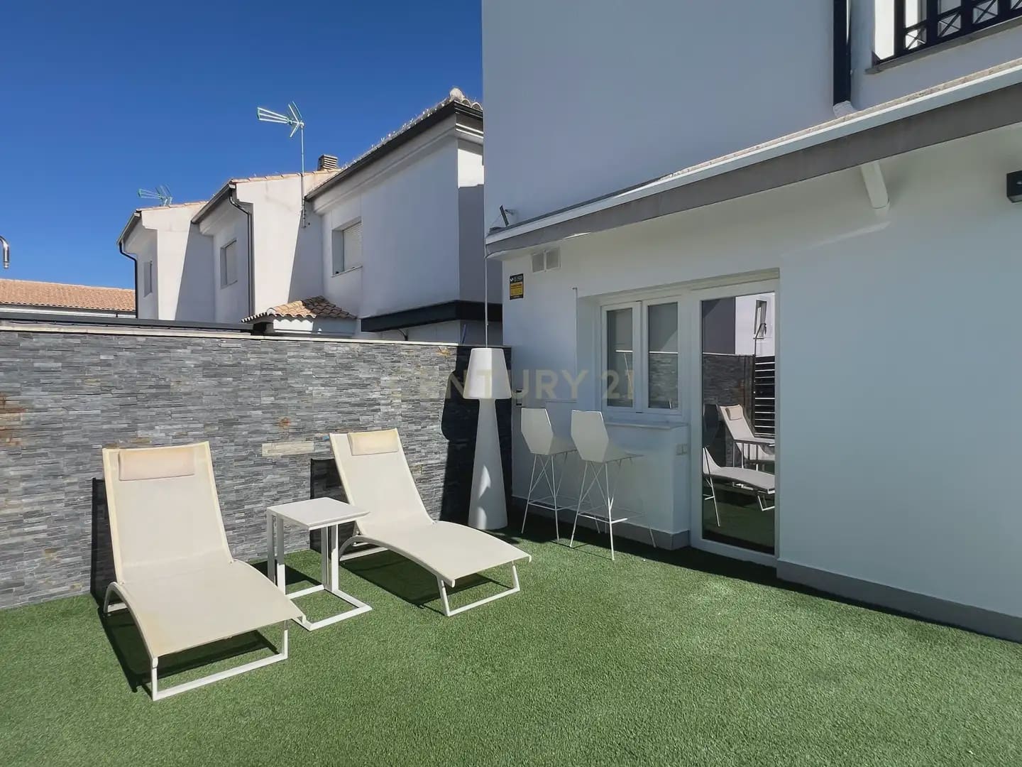 5 bedroom Villa for rent in Ogijares with pool garage - € 2,700 (Ref: 10104316)