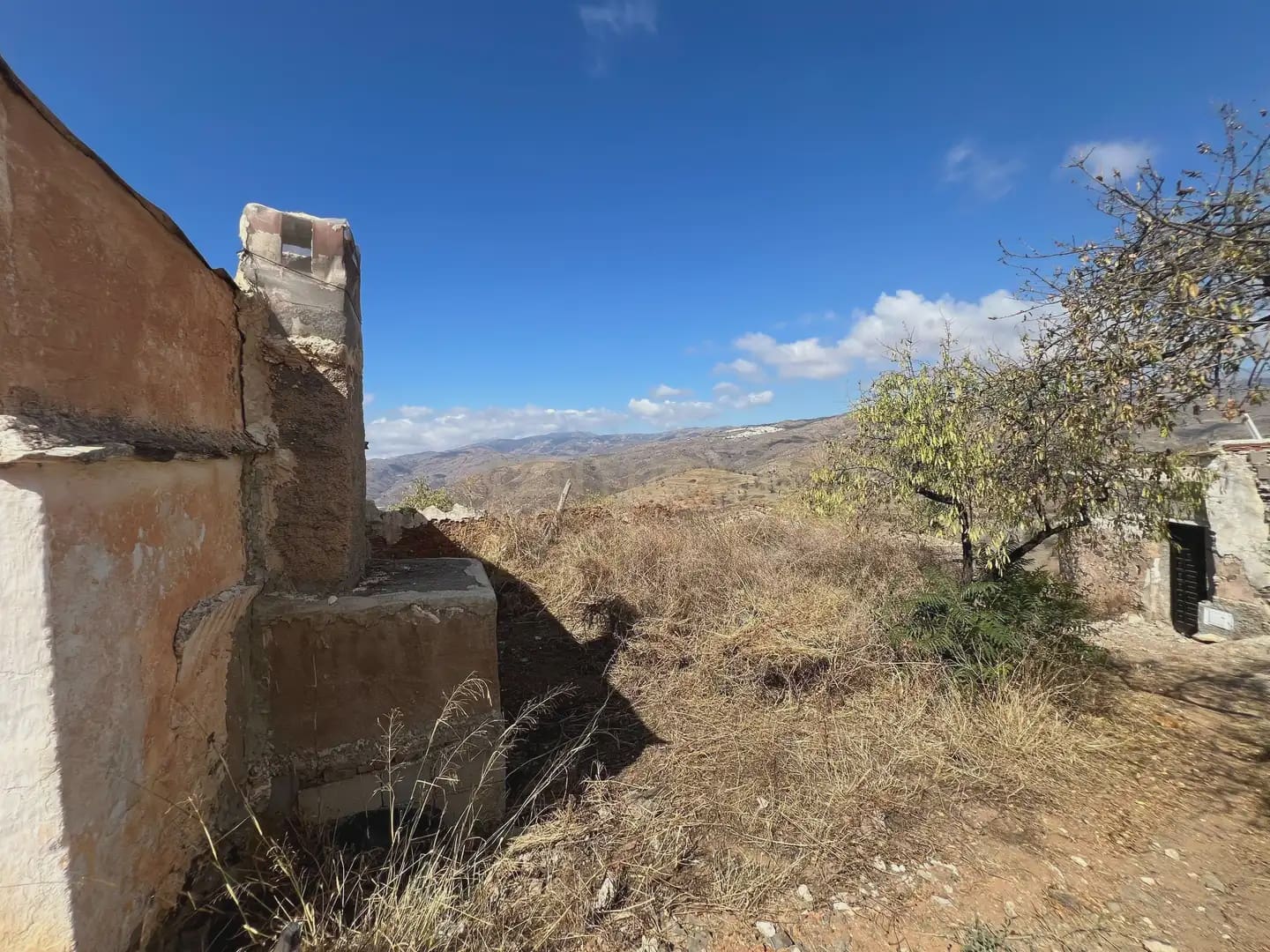 3 bedroom Finca/Country House for sale in Albunol - € 44,000 (Ref: 10117516)