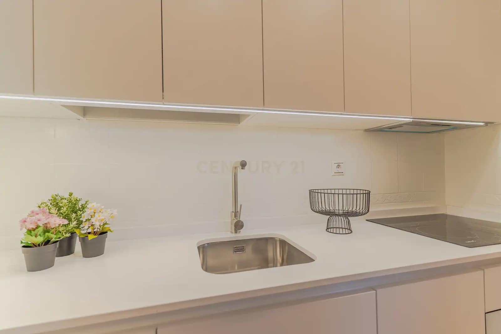 Piso de 1 habitación en Granada ciudad en alquiler - 900 € (Ref: 10121064)
