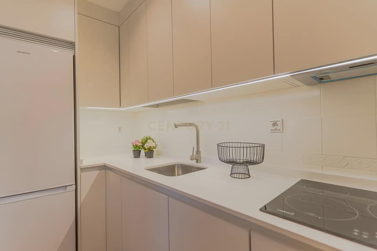 Piso de 1 habitación en Granada ciudad en alquiler - 900 € (Ref: 10121064)