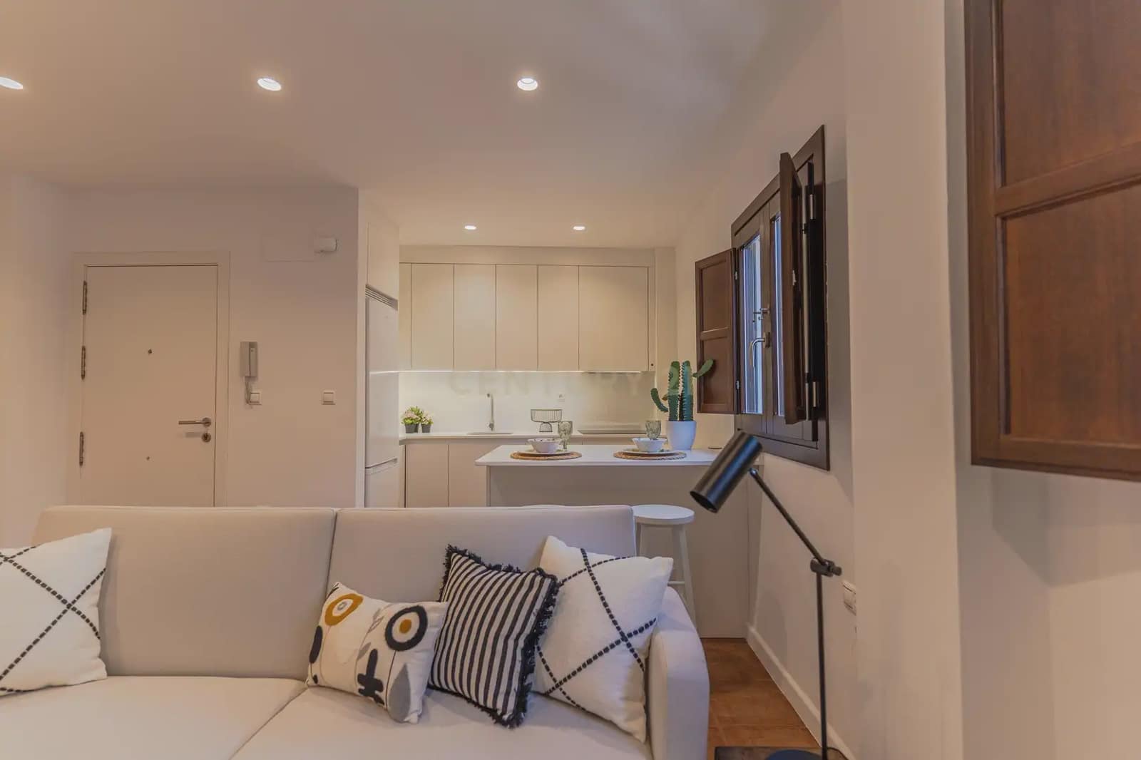 Piso de 1 habitación en Granada ciudad en alquiler - 900 € (Ref: 10121064)