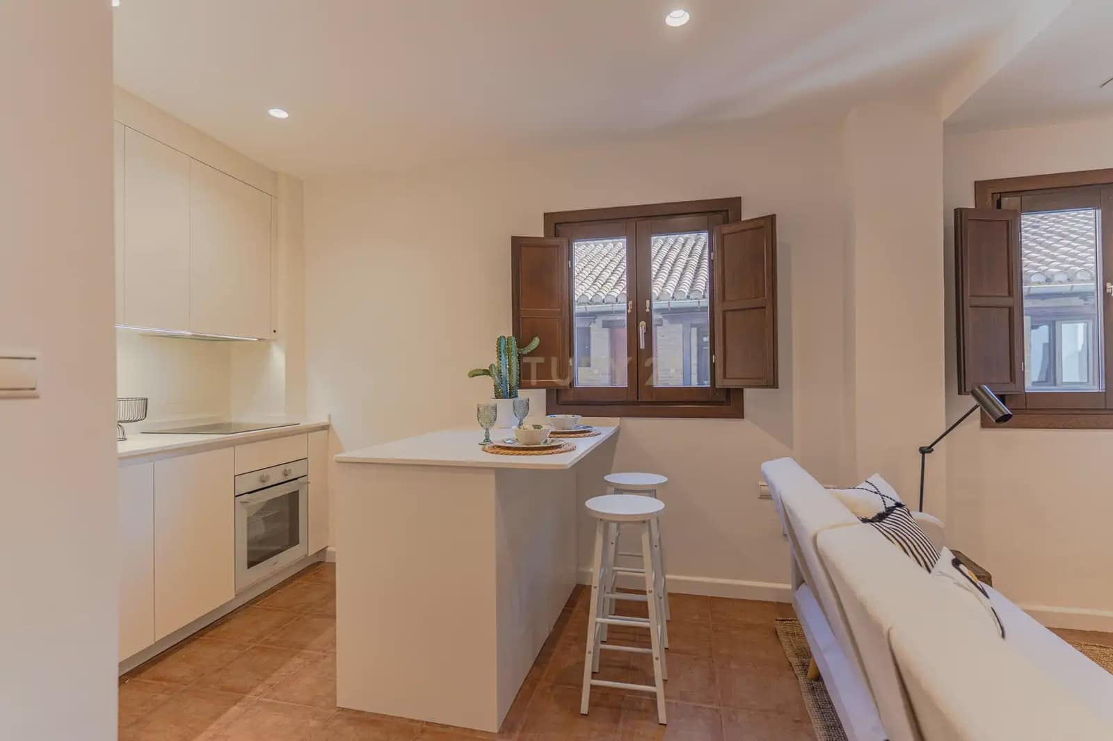 Piso de 1 habitación en Granada ciudad en alquiler - 900 € (Ref: 10121064)