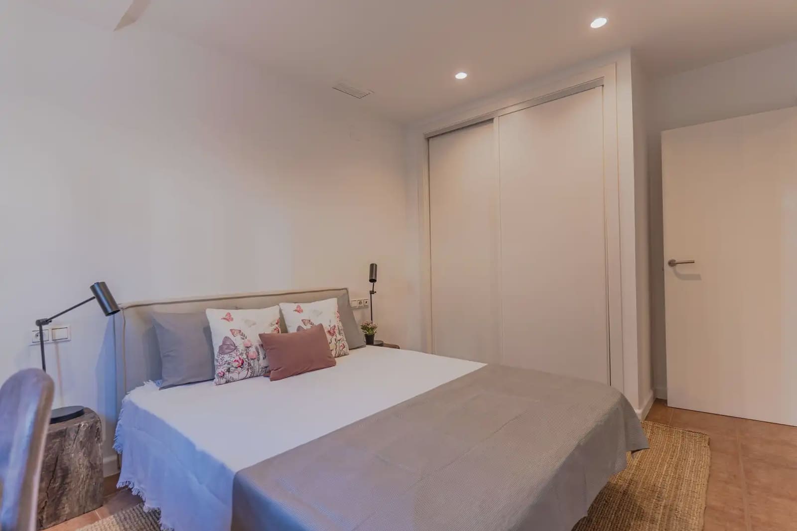 Piso de 1 habitación en Granada ciudad en alquiler - 900 € (Ref: 10121064)