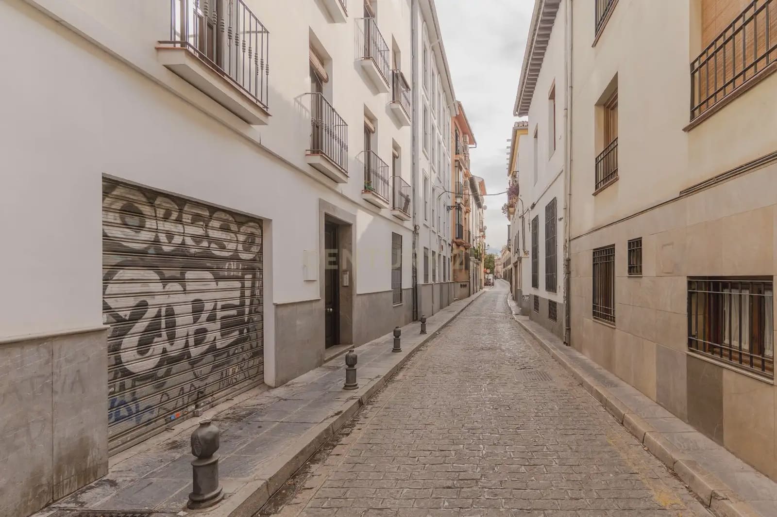 Piso de 1 habitación en Granada ciudad en alquiler - 900 € (Ref: 10121064)