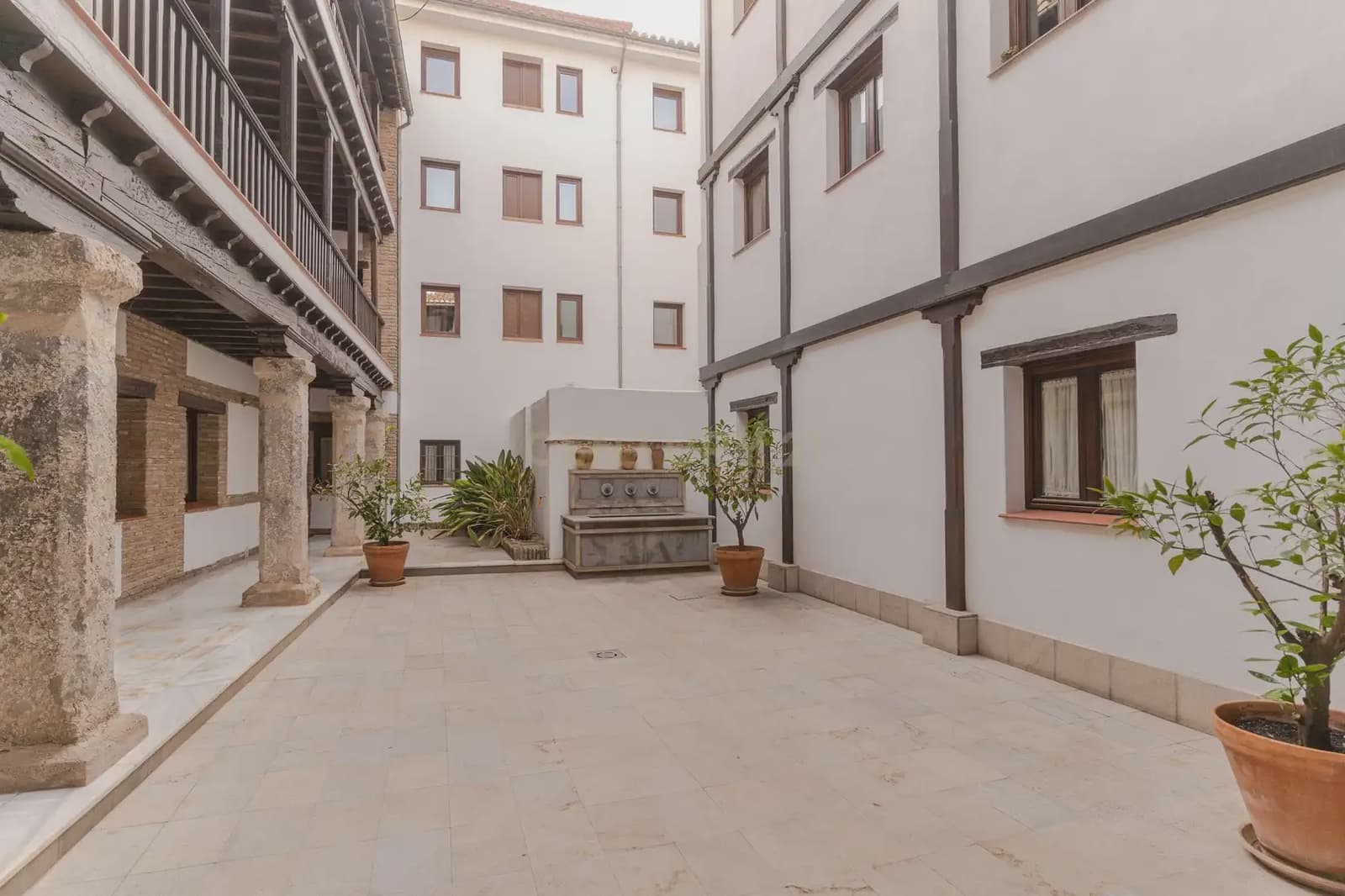 Piso de 1 habitación en Granada ciudad en alquiler - 900 € (Ref: 10121064)