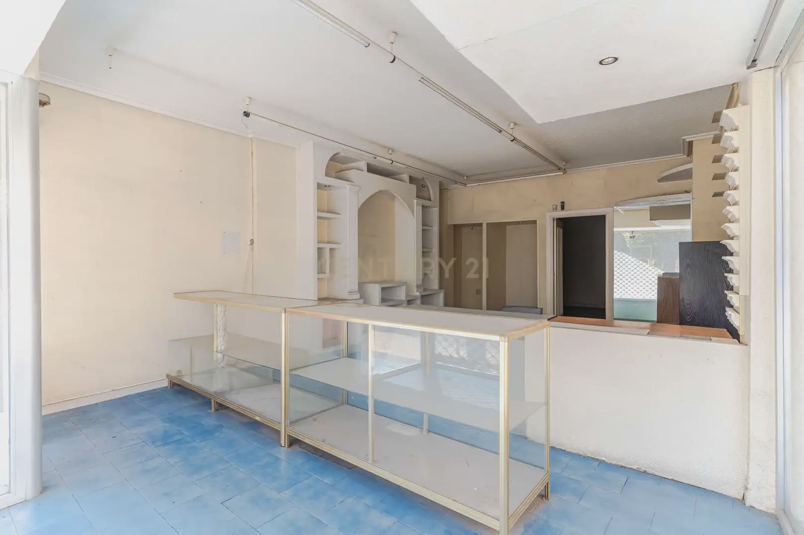 Commercial for sale in Jaen city - € 70,000 (Ref: 10124798)