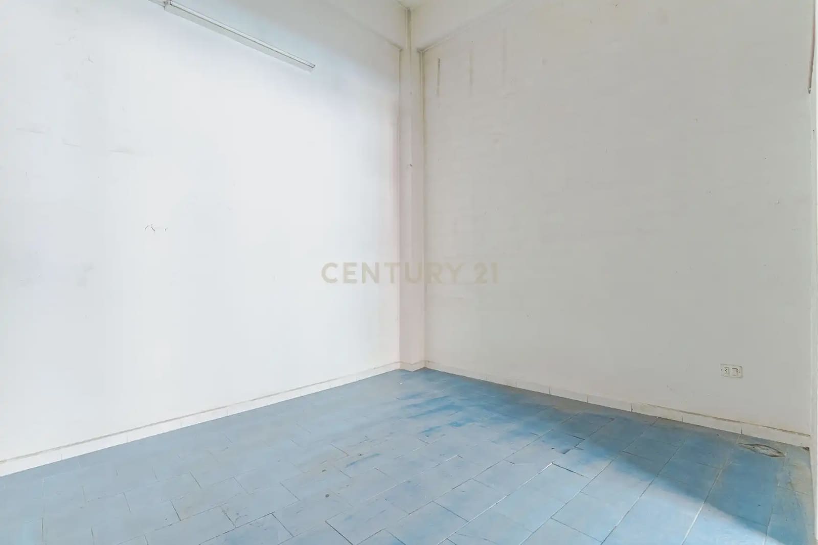 Commercial for sale in Jaen city - € 70,000 (Ref: 10124798)