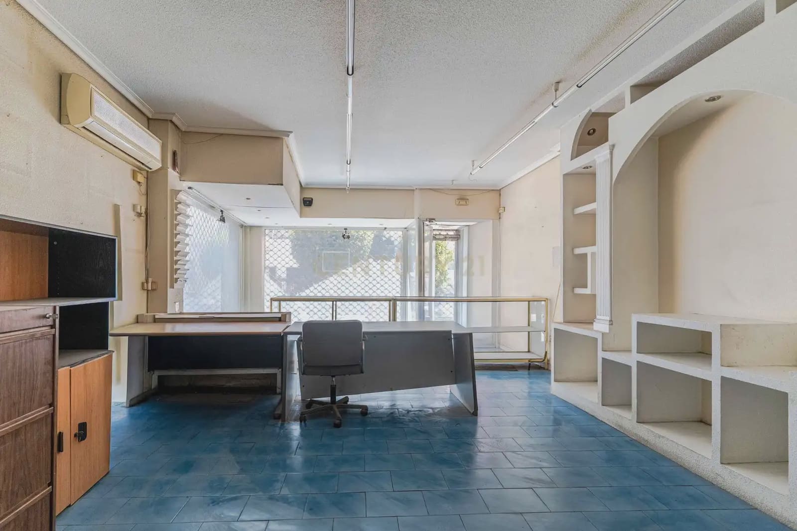 Commercial for sale in Jaen city - € 70,000 (Ref: 10124798)
