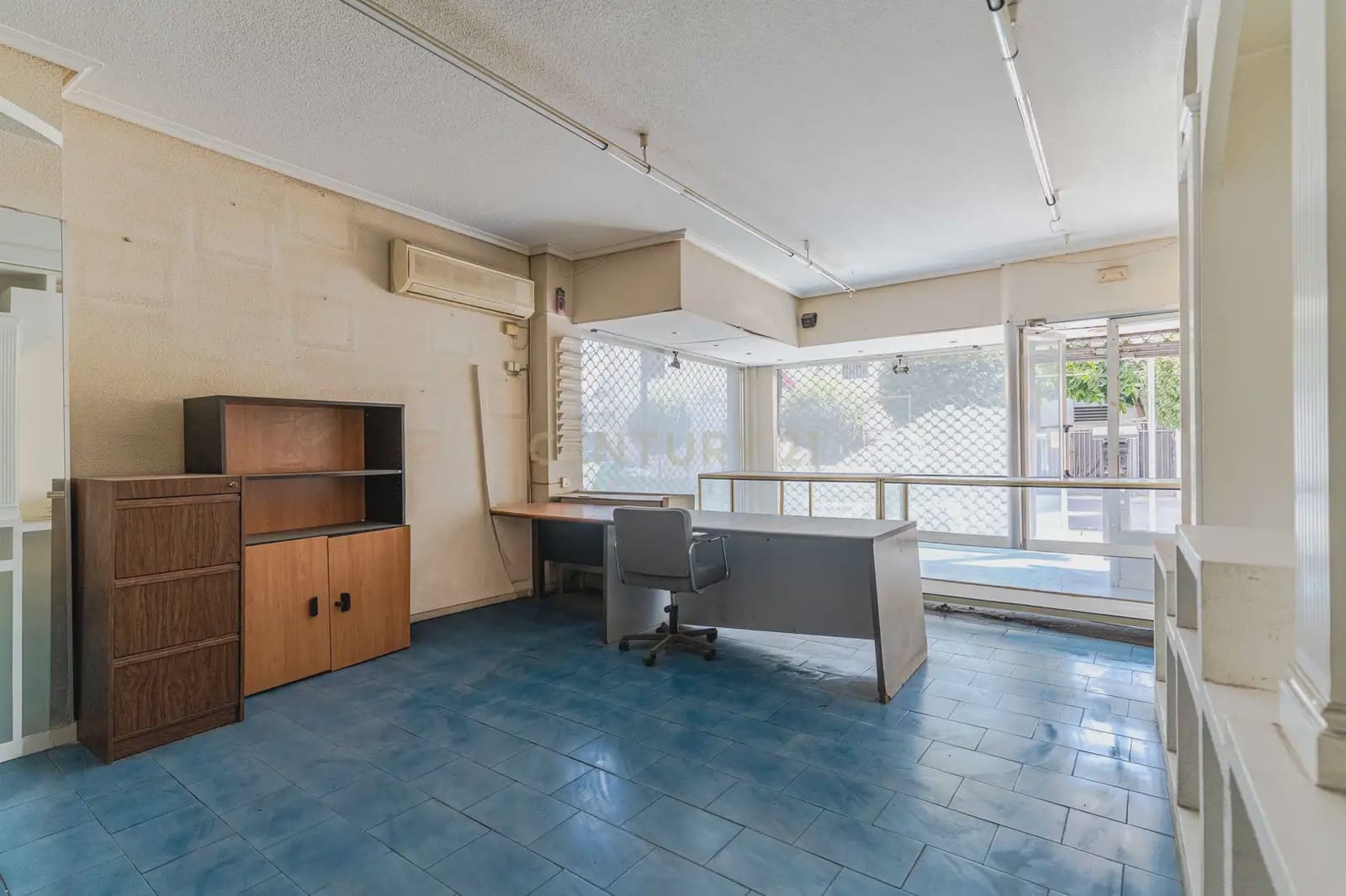 Commercial for sale in Jaen city - € 70,000 (Ref: 10124798)