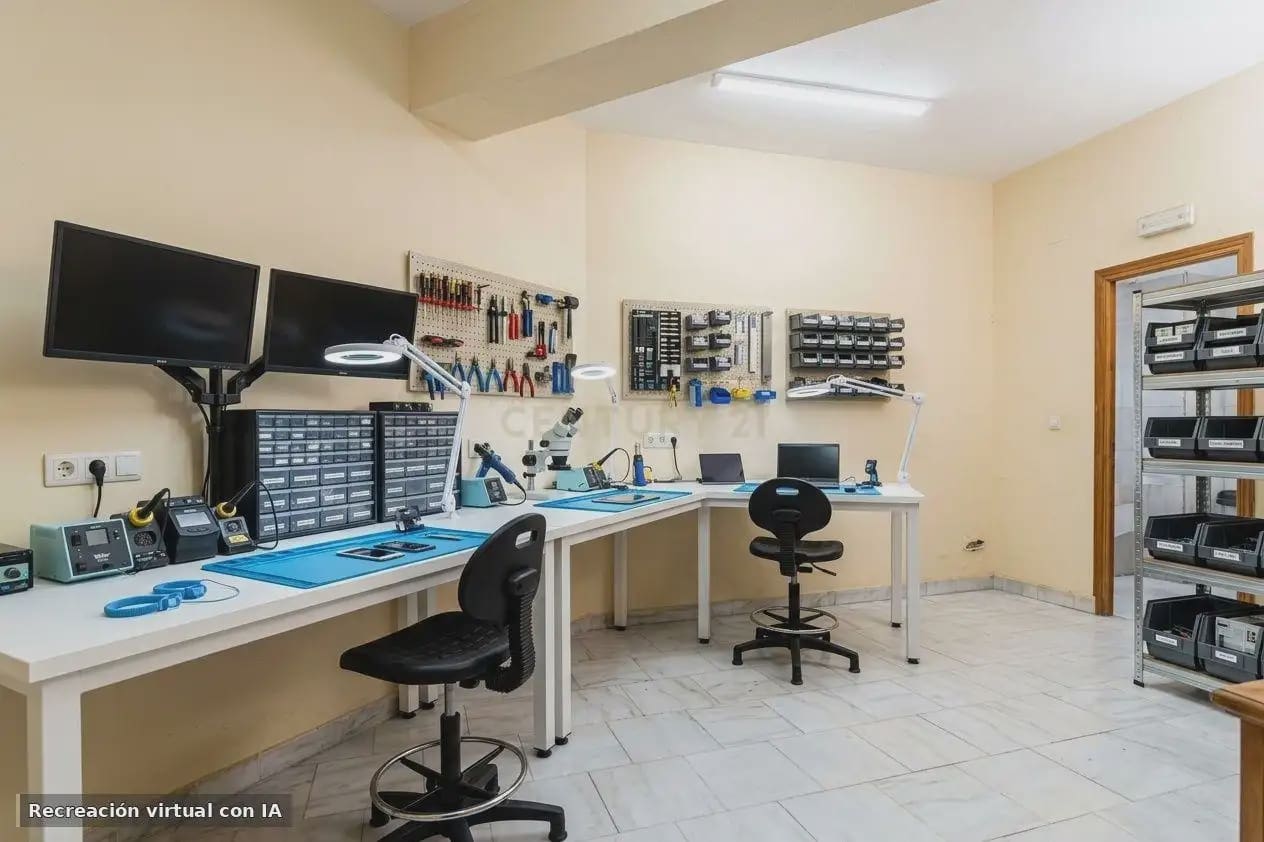 Commercial for sale in Jaen city - € 85,000 (Ref: 10124799)