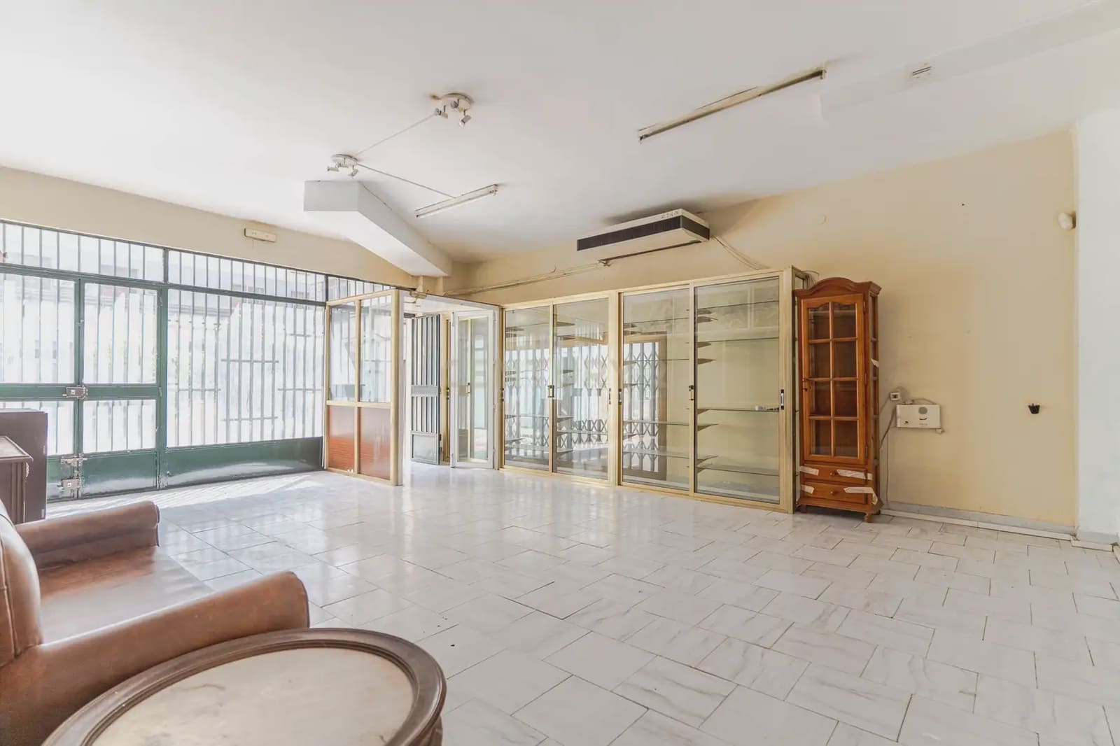 Commercial for sale in Jaen city - € 85,000 (Ref: 10124799)