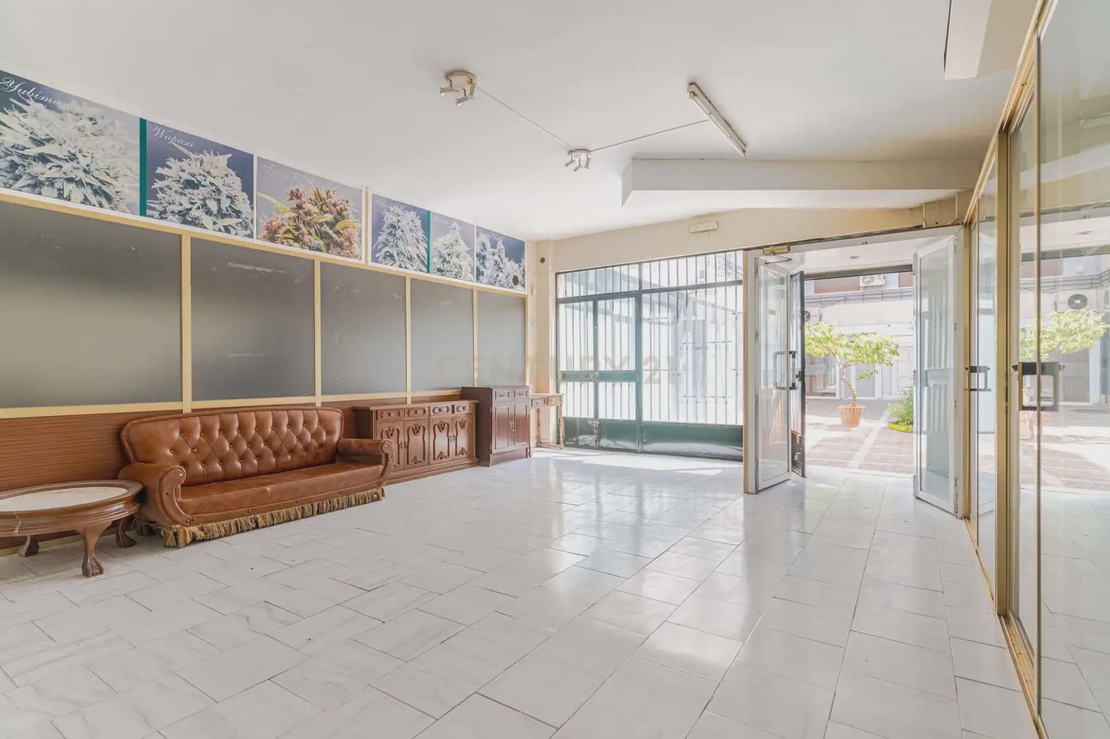 Commercial for sale in Jaen city - € 85,000 (Ref: 10124799)