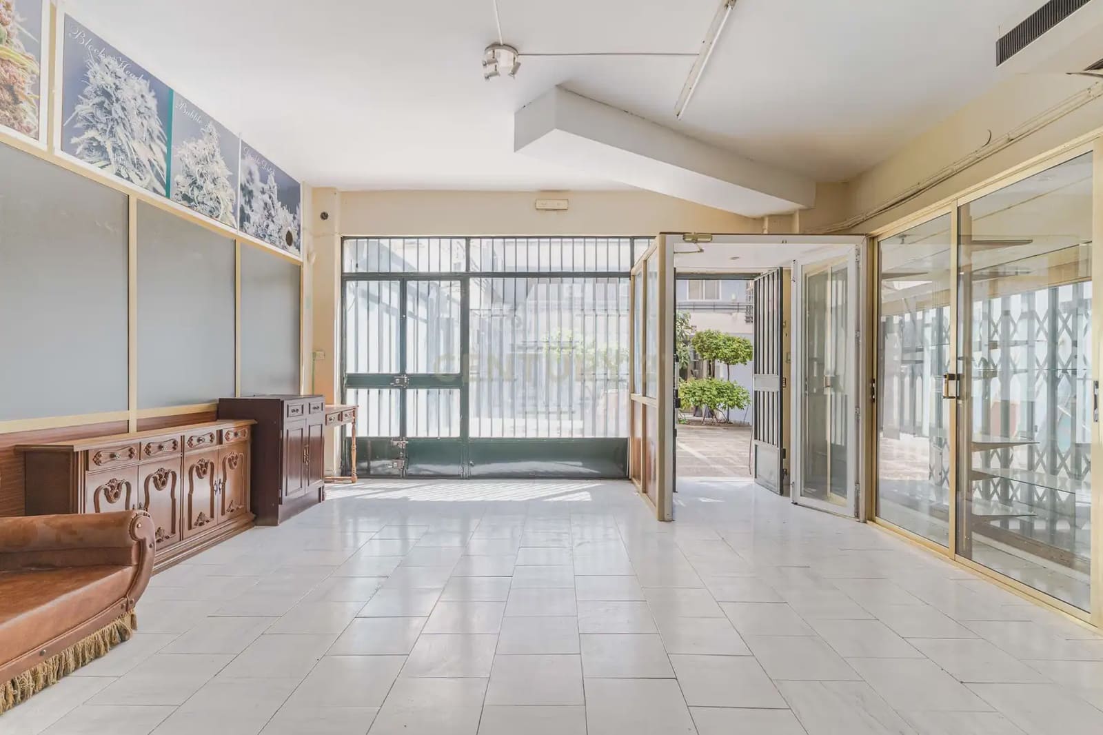 Commercial for sale in Jaen city - € 85,000 (Ref: 10124799)
