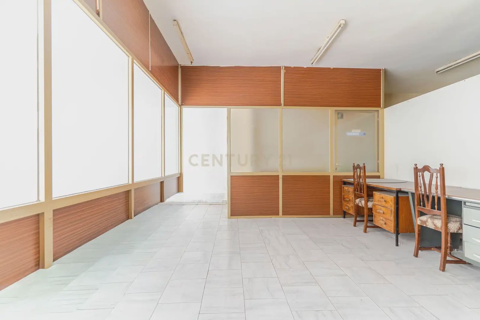 Commercial for sale in Jaen city - € 85,000 (Ref: 10124799)