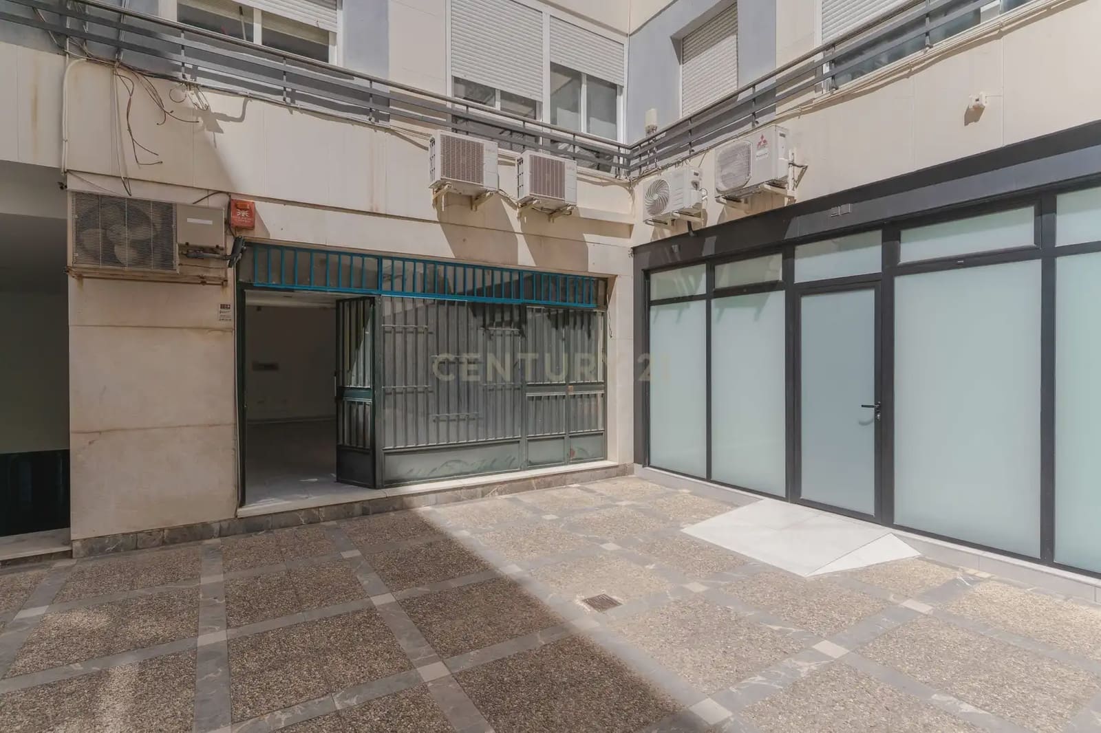 Commercial for sale in Jaen city - € 85,000 (Ref: 10124799)