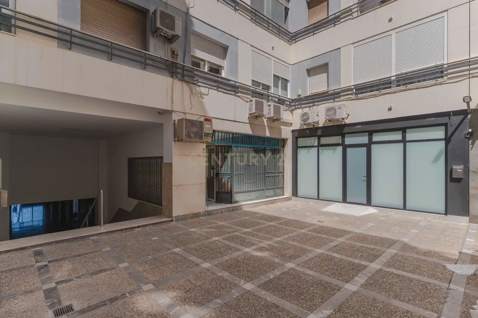 Commercial for sale in Jaen city - € 85,000 (Ref: 10124799)
