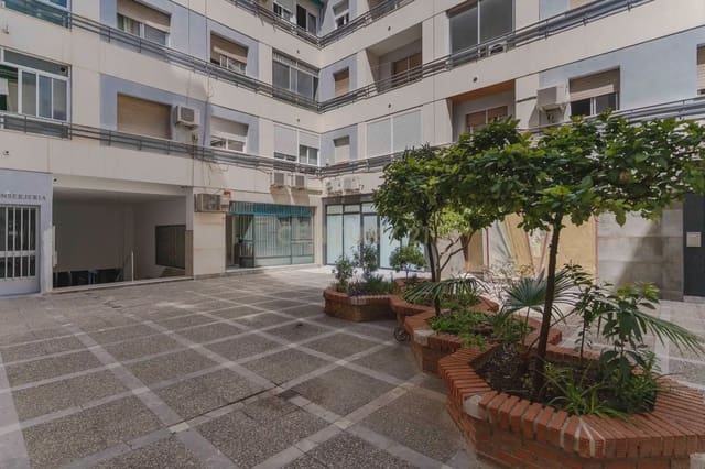 Local Commercial à vendre à Jaén ville - 85 000 € (Ref: 10124799)
