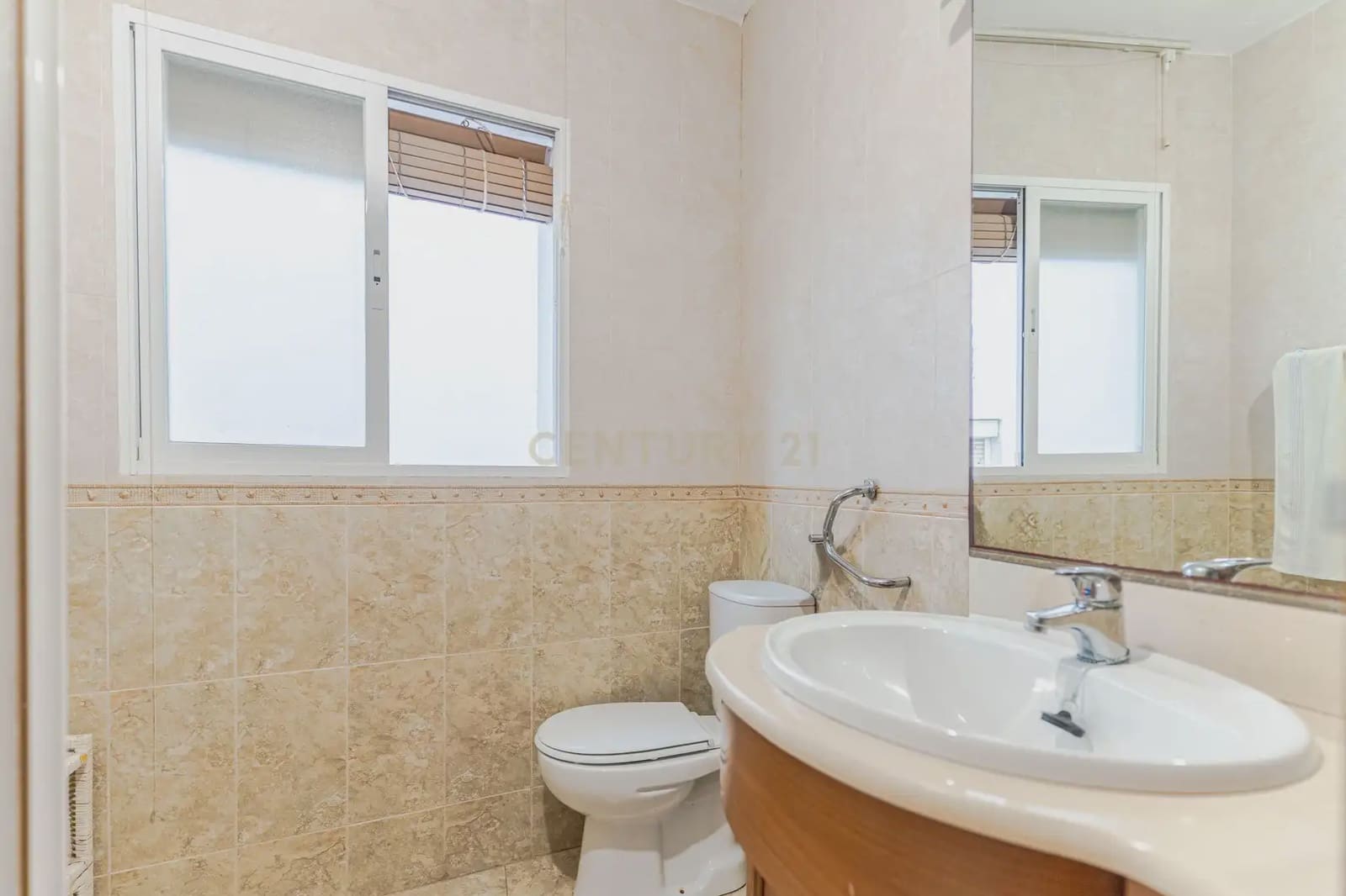 5 bedroom Townhouse for sale in Los Guajares - € 80,000 (Ref: 10130172)