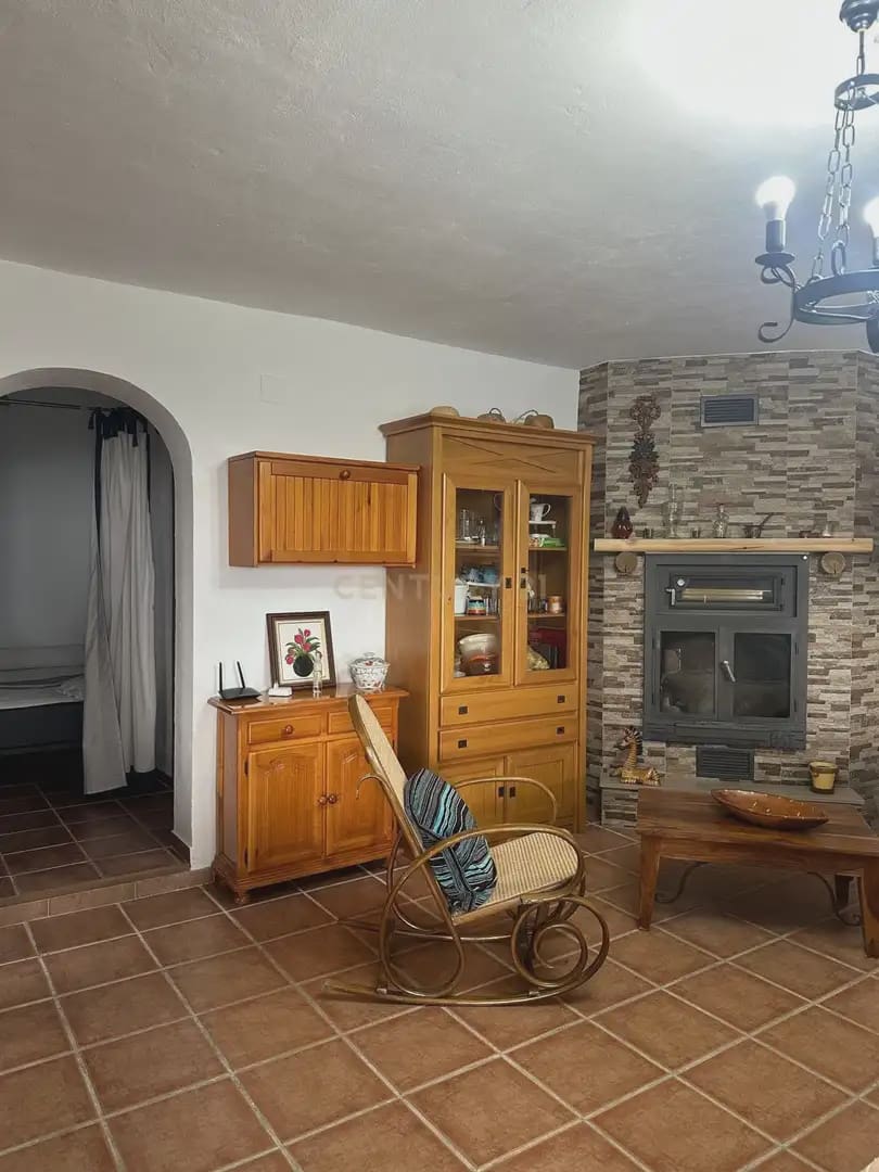 3 soveværelse Finca/Landehus til leje i Almunecar med swimmingpool garage - € 750 (Ref: 10140192)