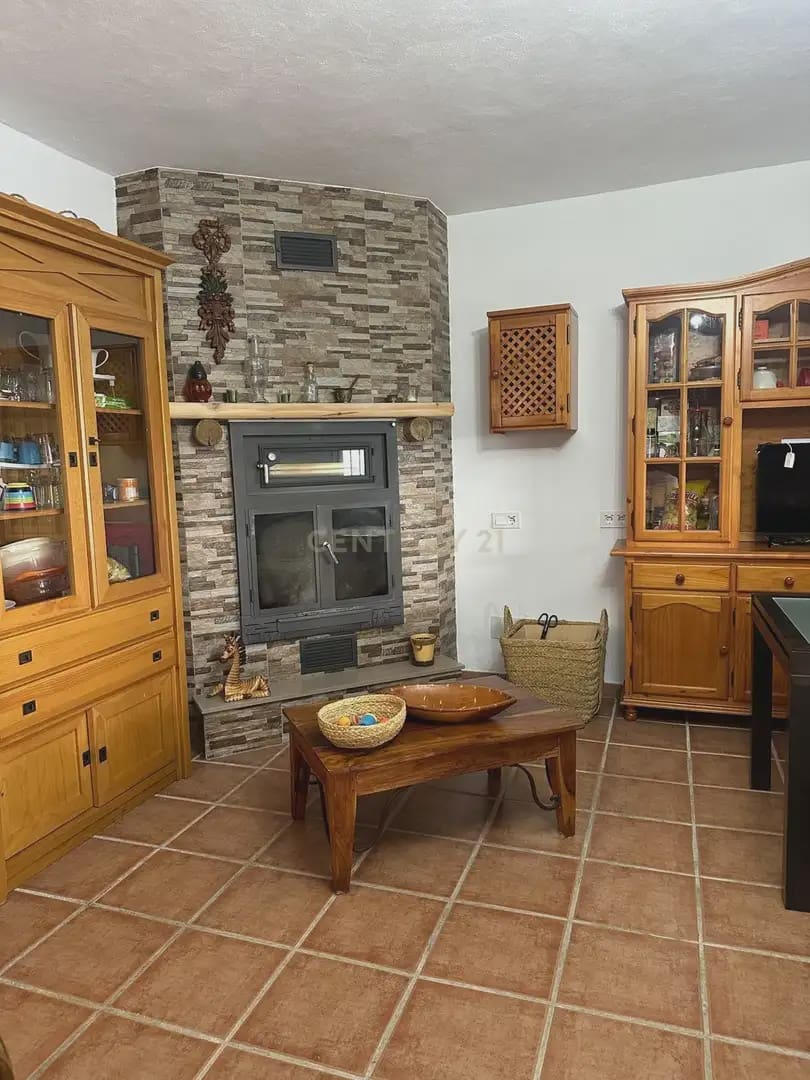 3 soveværelse Finca/Landehus til leje i Almunecar med swimmingpool garage - € 750 (Ref: 10140192)