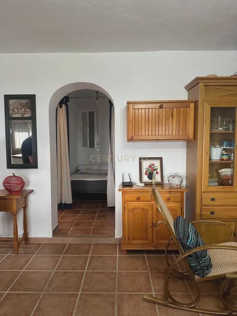 3 soveværelse Finca/Landehus til leje i Almunecar med swimmingpool garage - € 750 (Ref: 10140192)