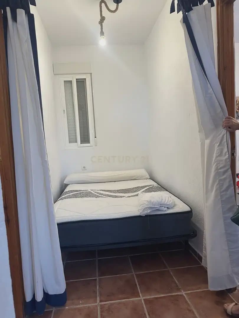 3 soveværelse Finca/Landehus til leje i Almunecar med swimmingpool garage - € 750 (Ref: 10140192)