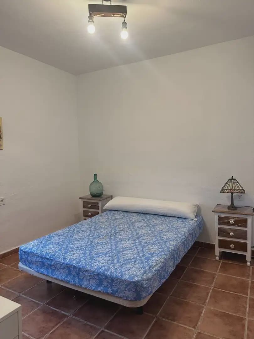 3 soveværelse Finca/Landehus til leje i Almunecar med swimmingpool garage - € 750 (Ref: 10140192)