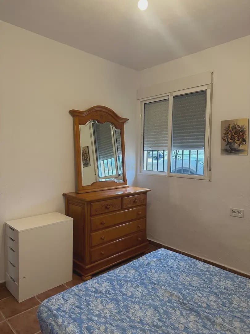 3 soveværelse Finca/Landehus til leje i Almunecar med swimmingpool garage - € 750 (Ref: 10140192)