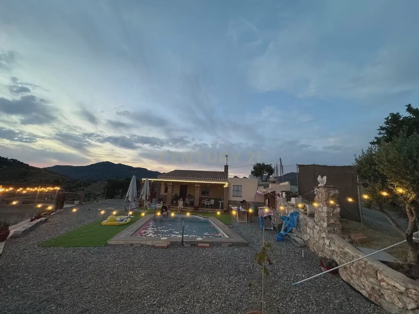 3 soveværelse Finca/Landehus til leje i Almunecar med swimmingpool garage - € 750 (Ref: 10140192)