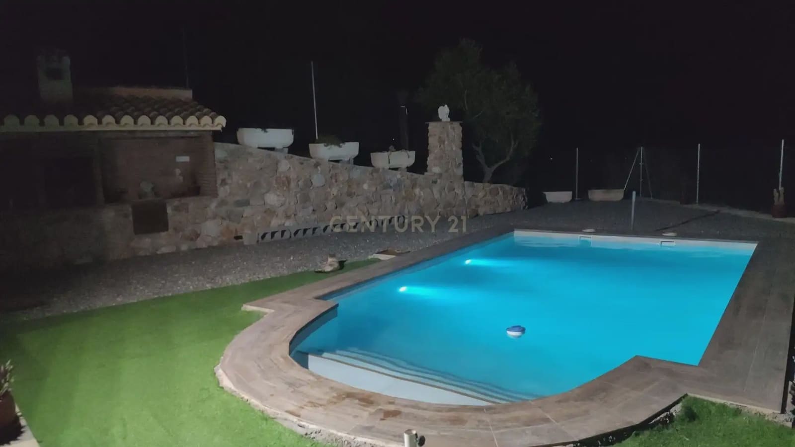 3 soveværelse Finca/Landehus til leje i Almunecar med swimmingpool garage - € 750 (Ref: 10140192)