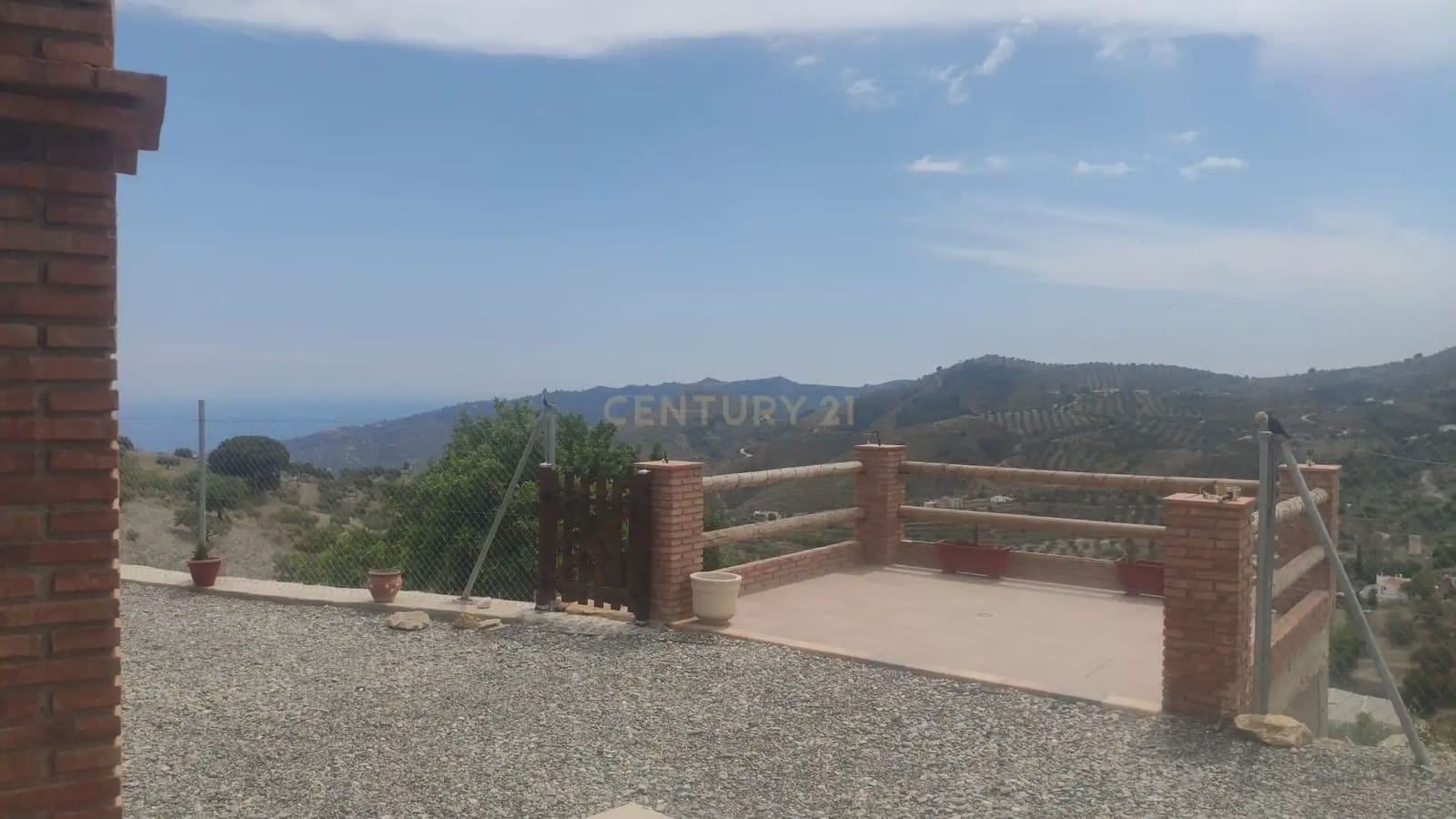 3 soveværelse Finca/Landehus til leje i Almunecar med swimmingpool garage - € 750 (Ref: 10140192)