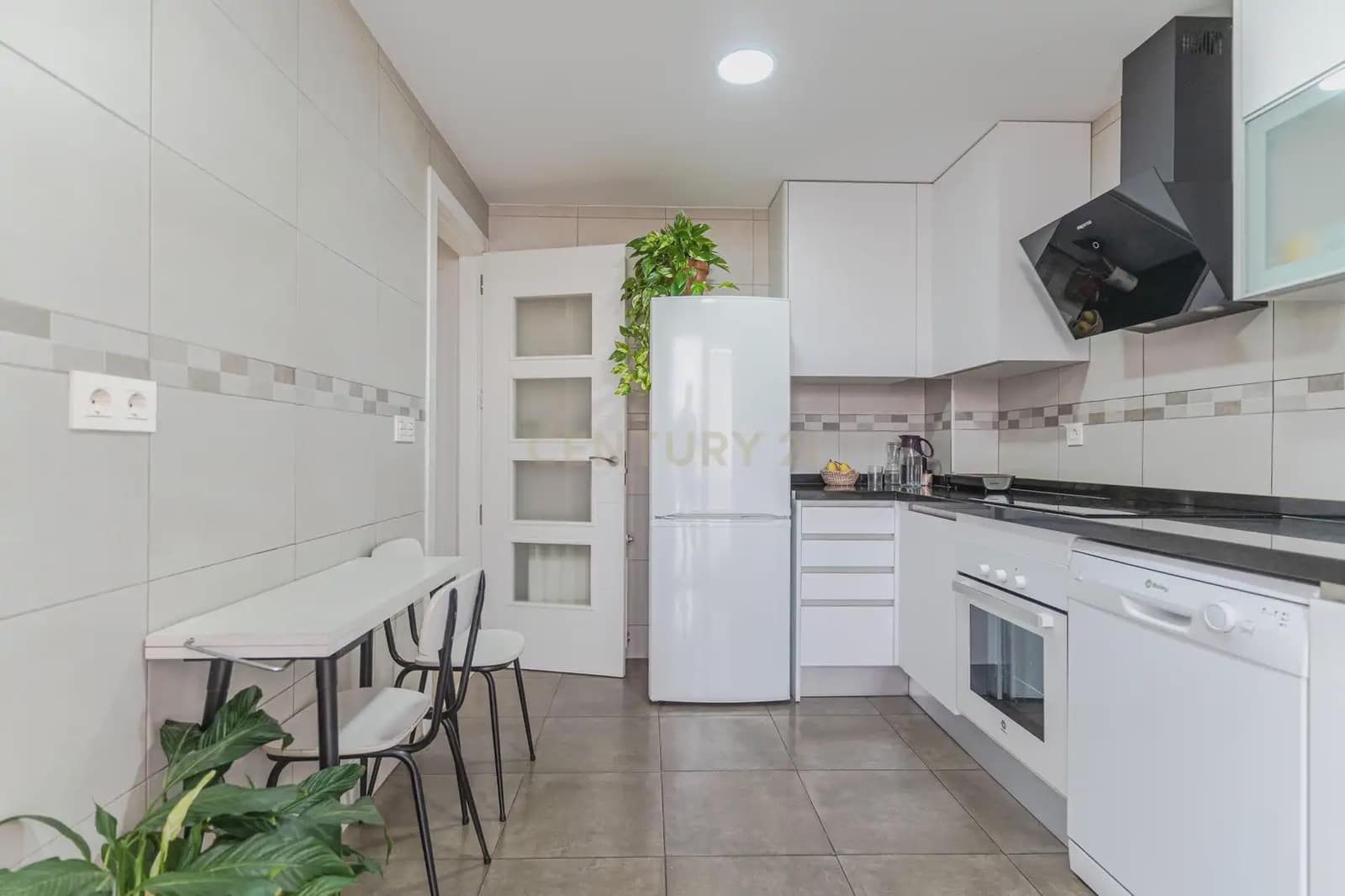 3 soverom Rekkehus til salgs i Otura med garasje - € 299 900 (Ref: 10154450)