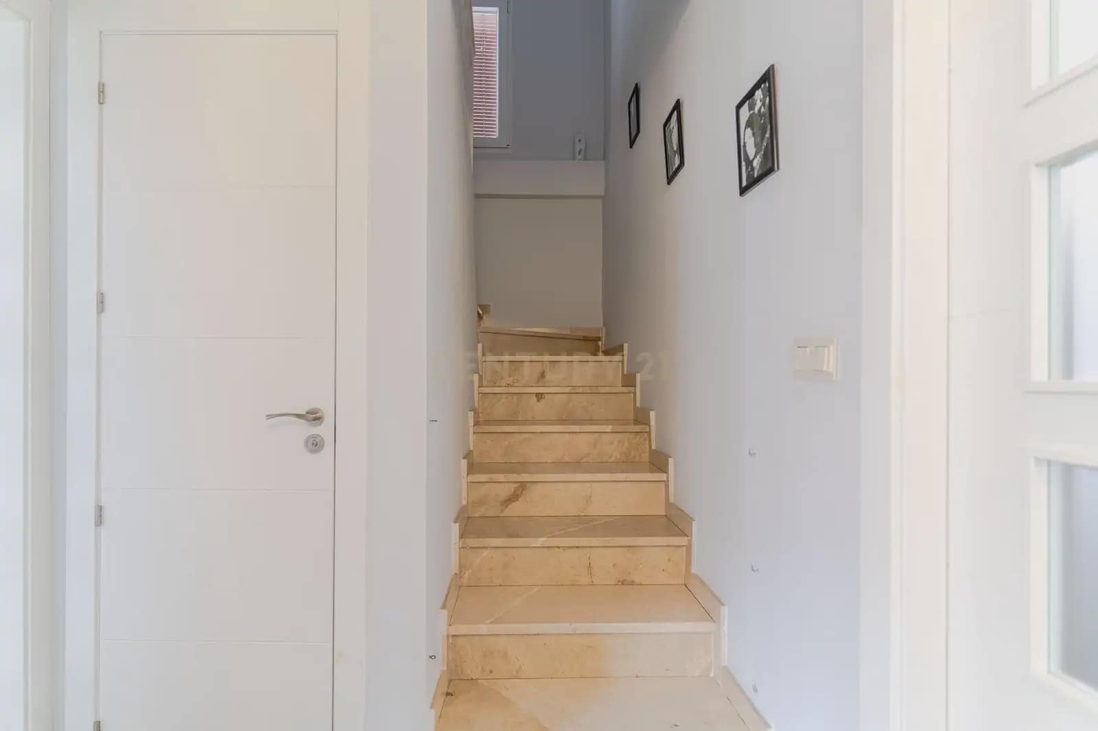 3 soverom Rekkehus til salgs i Otura med garasje - € 299 900 (Ref: 10154450)