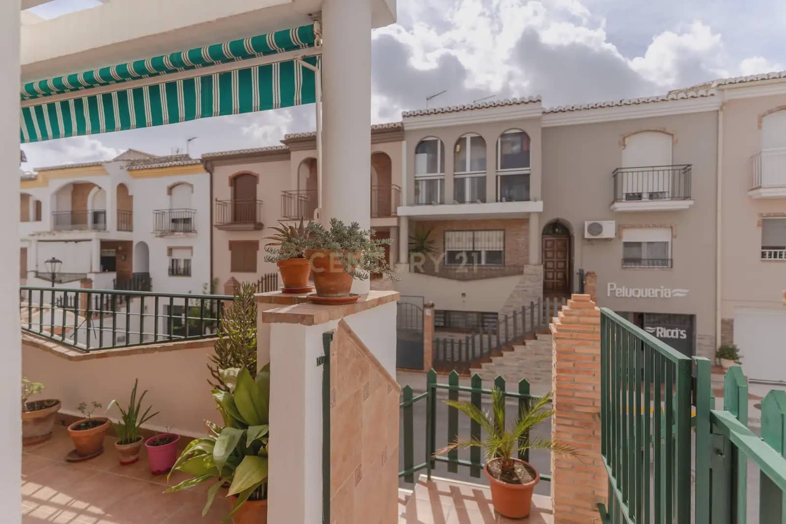 3 soverom Rekkehus til salgs i Otura med garasje - € 299 900 (Ref: 10154450)