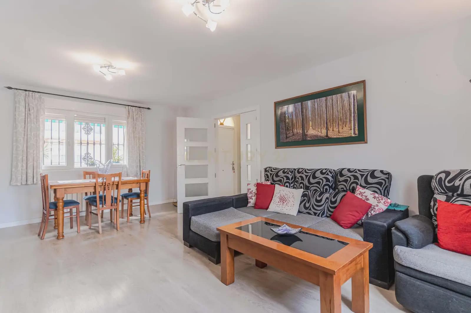 3 soverom Rekkehus til salgs i Otura med garasje - € 299 900 (Ref: 10154450)