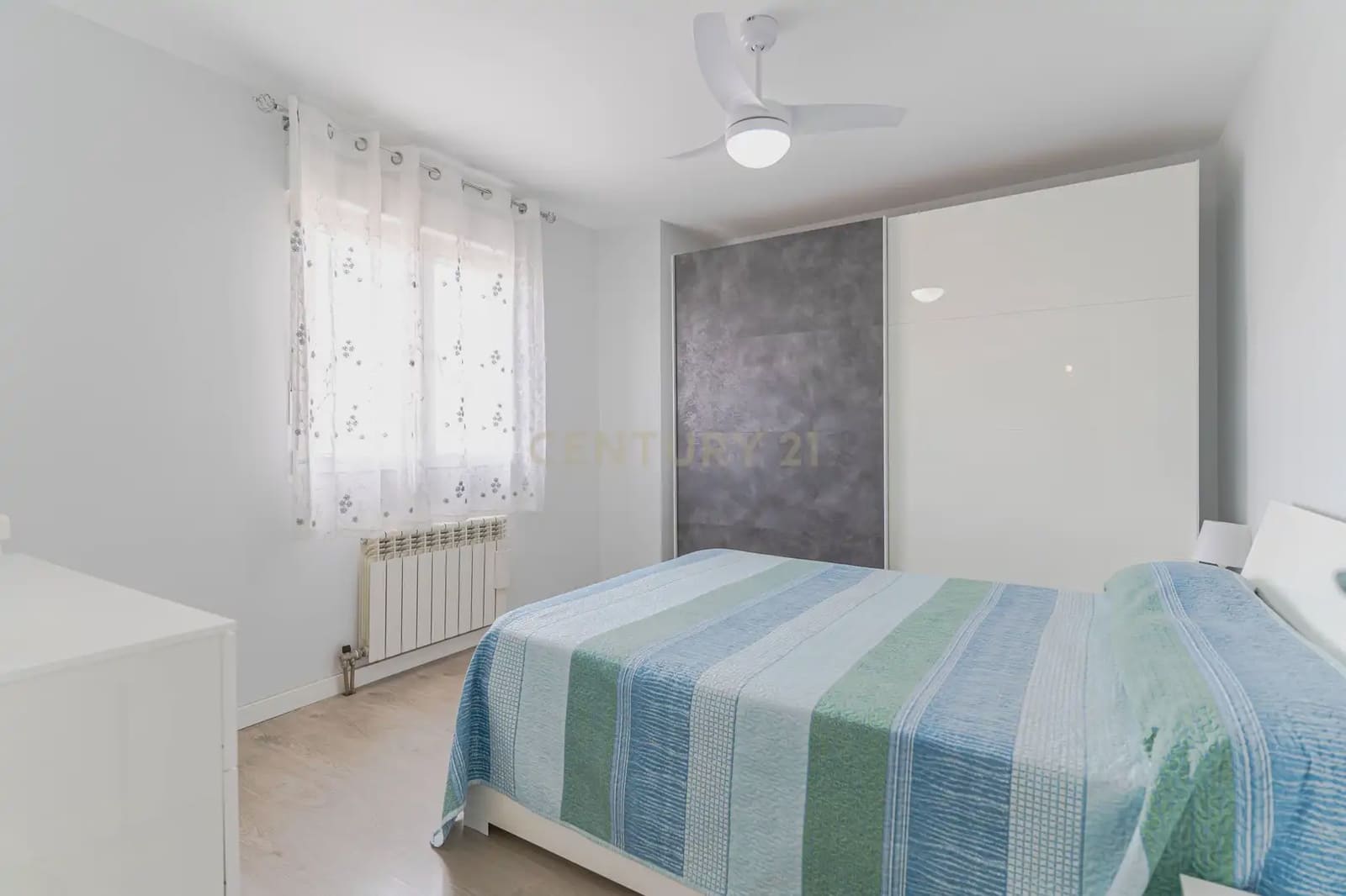 3 soverom Rekkehus til salgs i Otura med garasje - € 299 900 (Ref: 10154450)