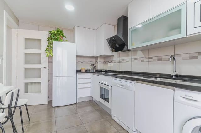 3 soverom Rekkehus til salgs i Otura med garasje - € 299 900 (Ref: 10154450)