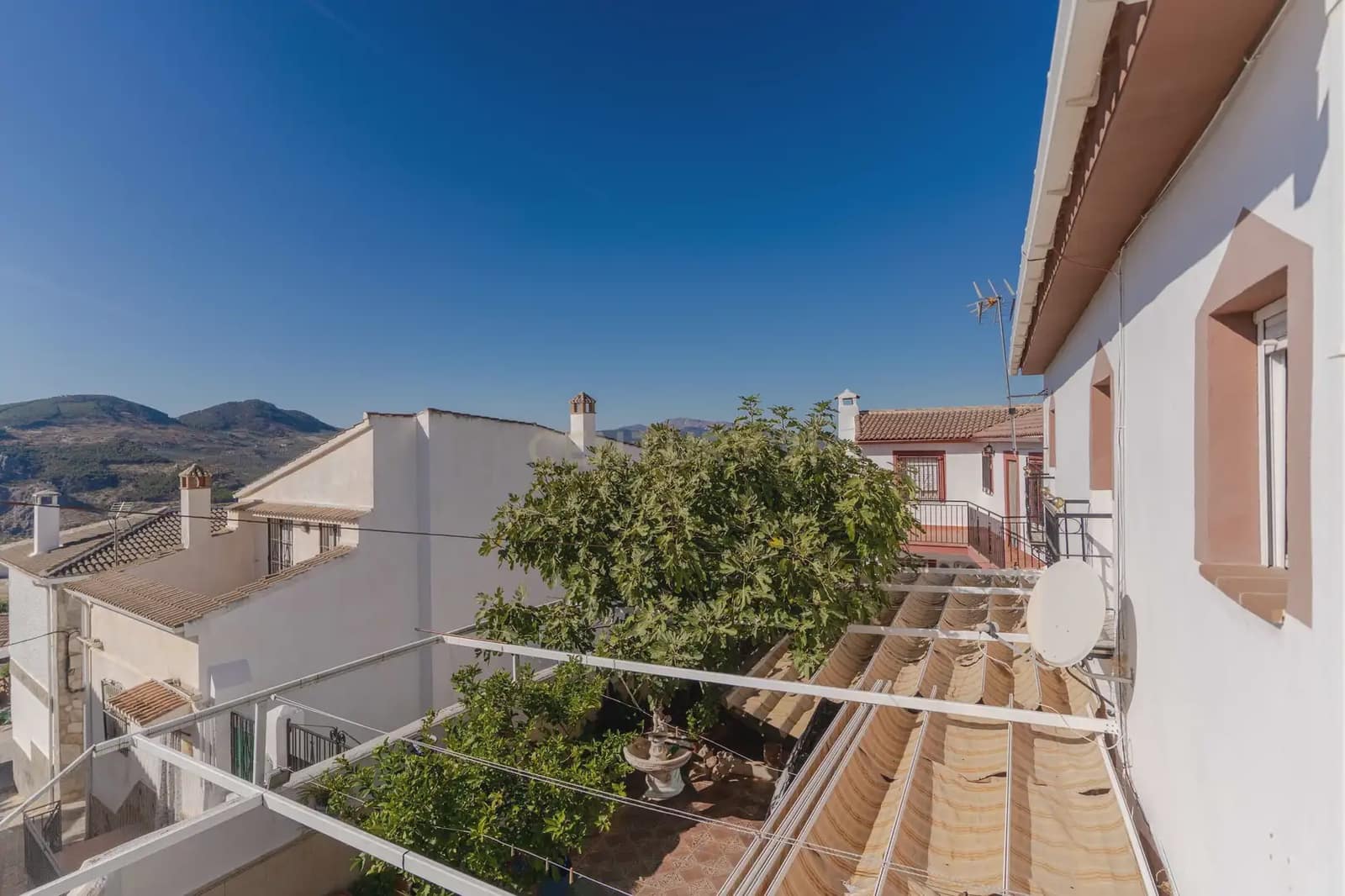 4 soveværelse Byhus til salg i Moclin - € 115.000 (Ref: 10155886)