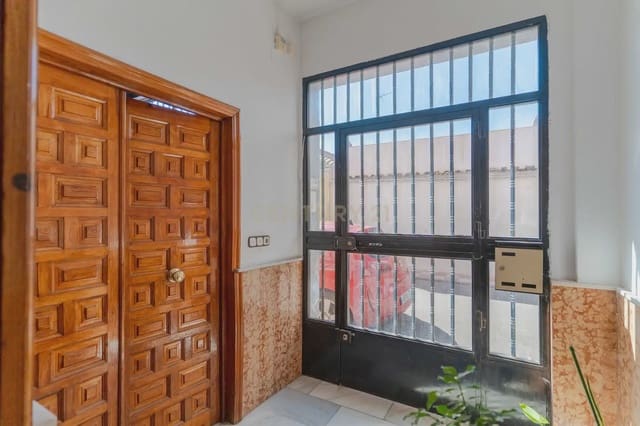 4 sovrum Hus till salu i Armilla med garage - 315 000 € (Ref: 10160281)