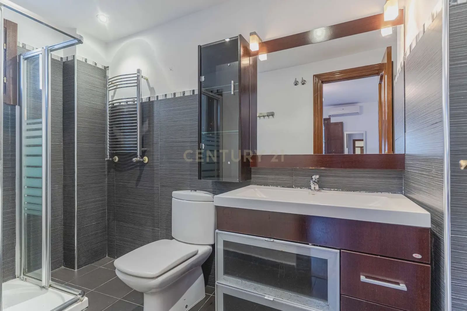 2 bedroom Apartment for sale in La Zubia with garage - € 205,000 (Ref: 10160785)