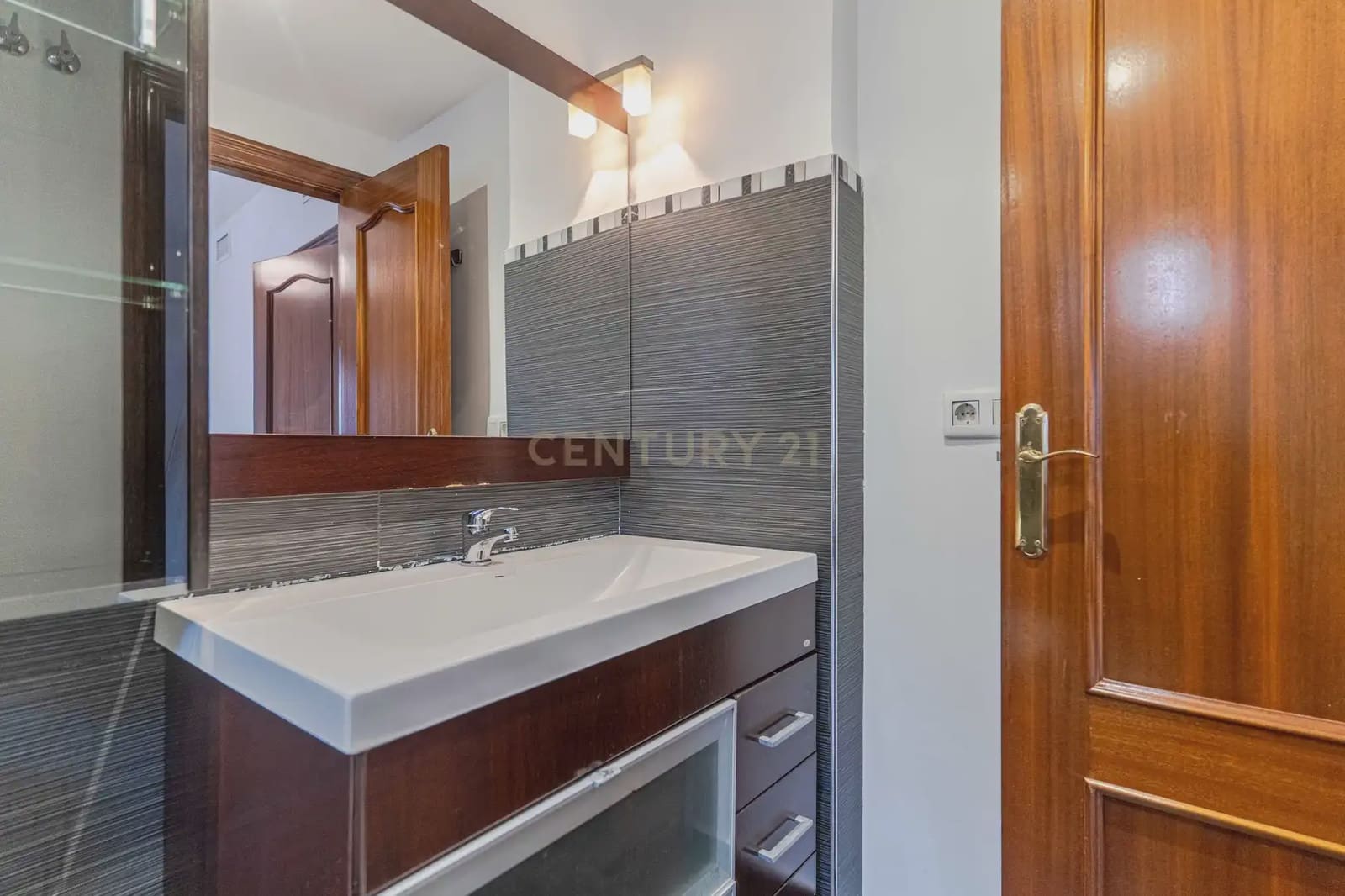 2 bedroom Apartment for sale in La Zubia with garage - € 205,000 (Ref: 10160785)