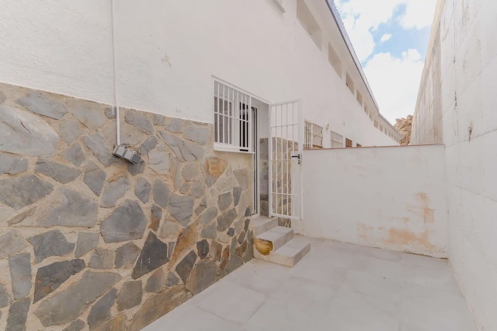 3 bedroom Flat for sale in Sierra Nevada with garage - € 370,000 (Ref: 10162483)