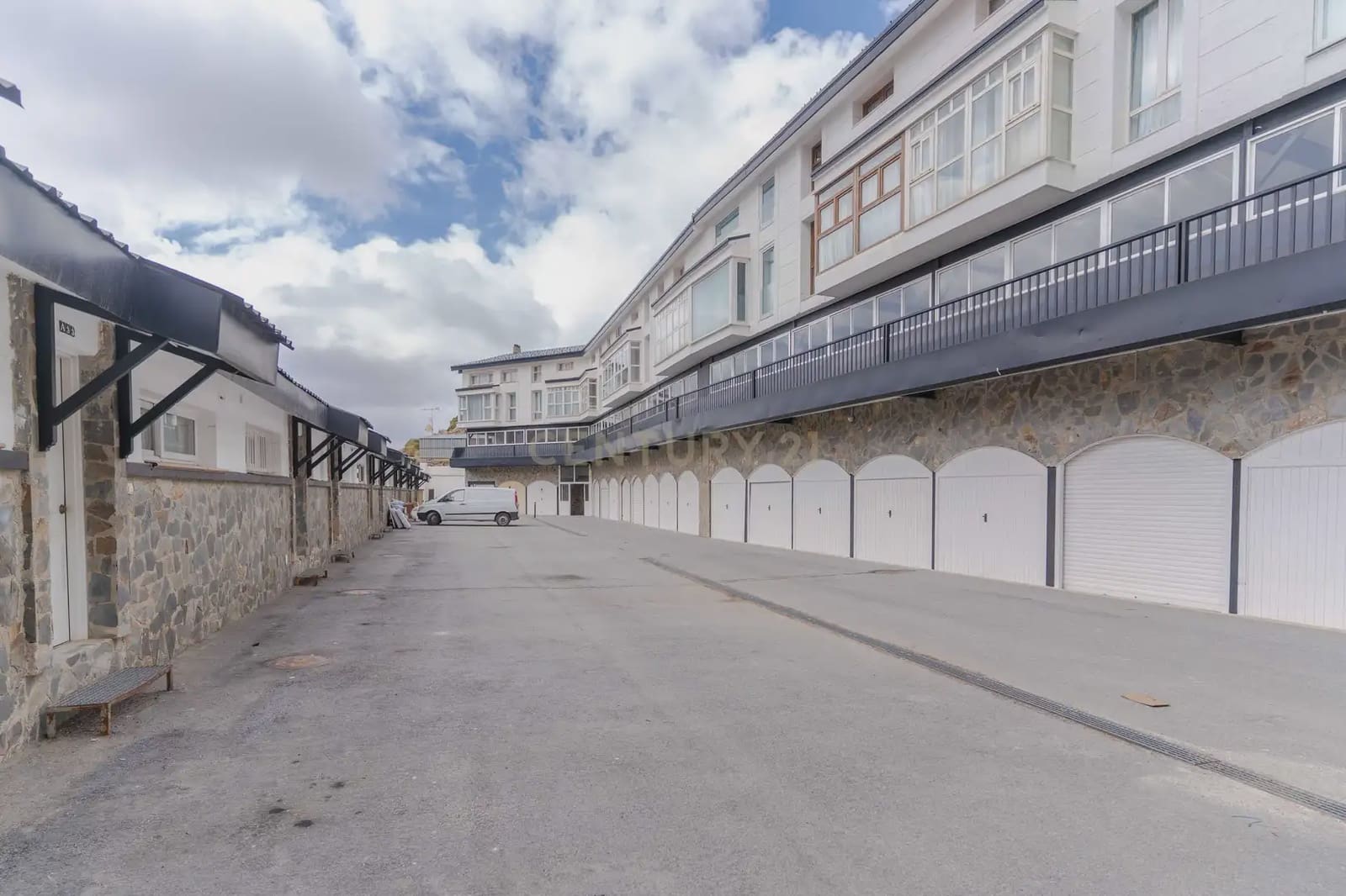 3 bedroom Flat for sale in Sierra Nevada with garage - € 370,000 (Ref: 10162483)