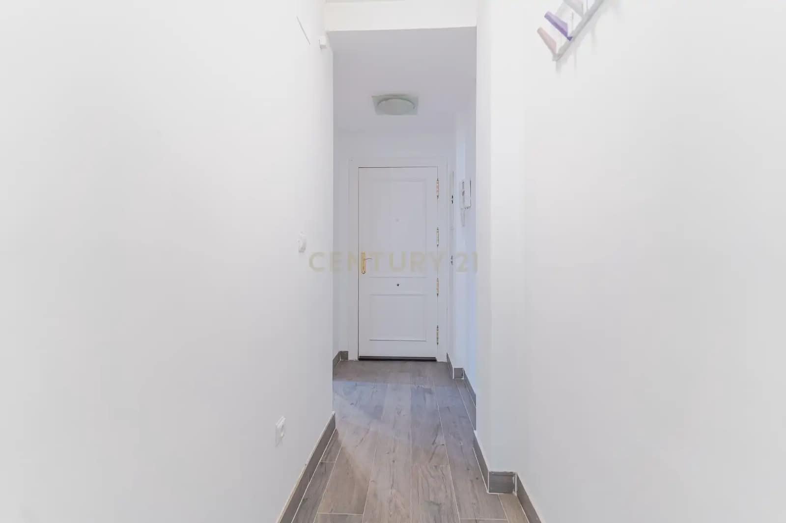 2 bedroom Penthouse for sale in Las Gabias with pool - € 160,000 (Ref: 10163249)