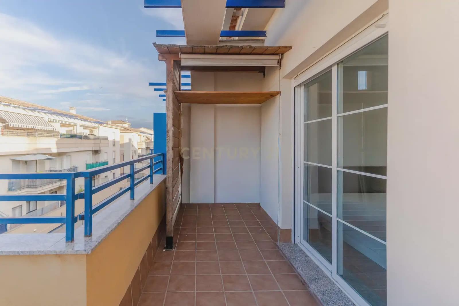 2 bedroom Penthouse for sale in Las Gabias with pool - € 160,000 (Ref: 10163249)