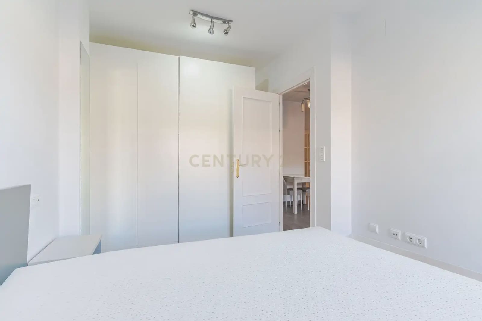 2 bedroom Penthouse for sale in Las Gabias with pool - € 160,000 (Ref: 10163249)